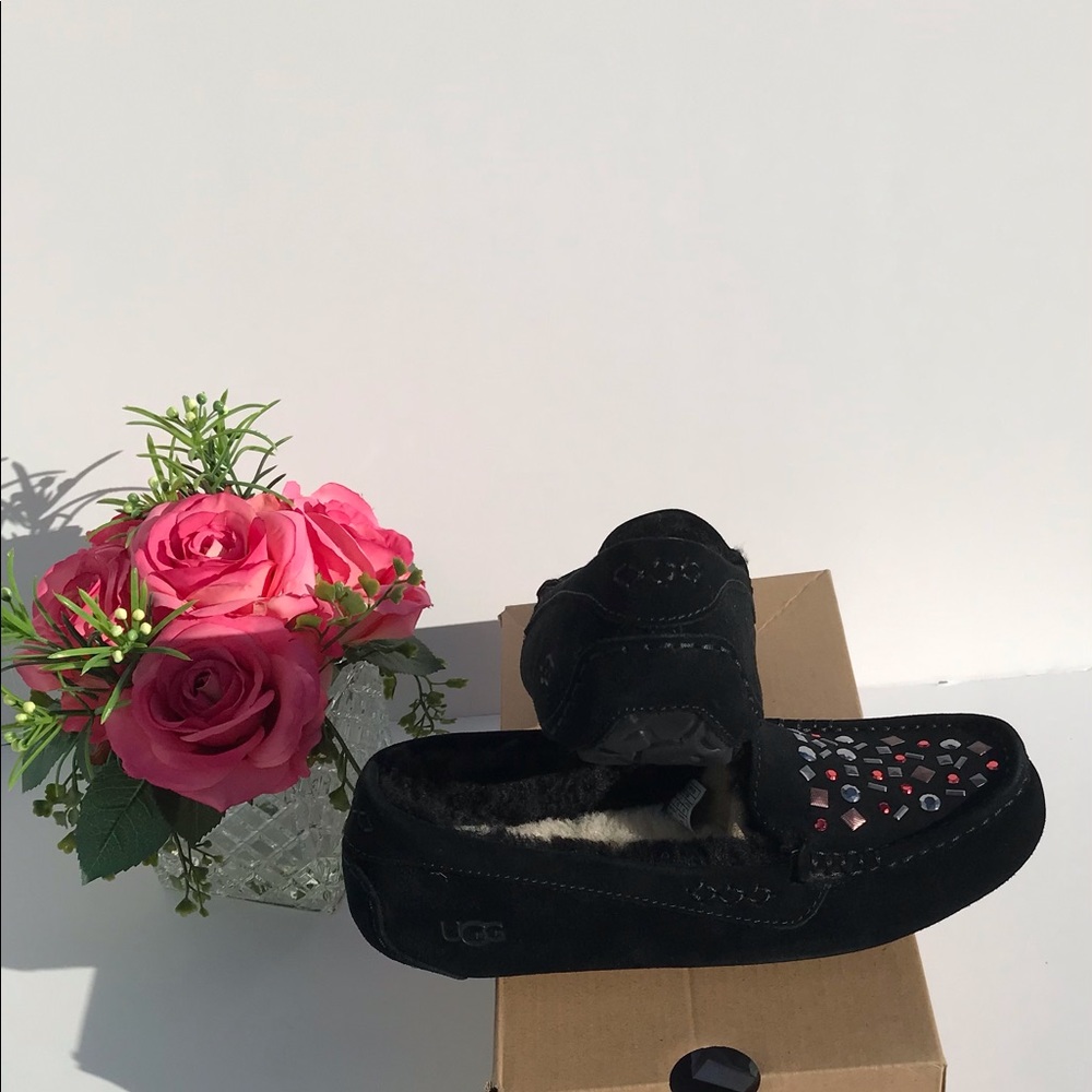 UGG Ansley Stud II Moccasin - Picture 9 of 9